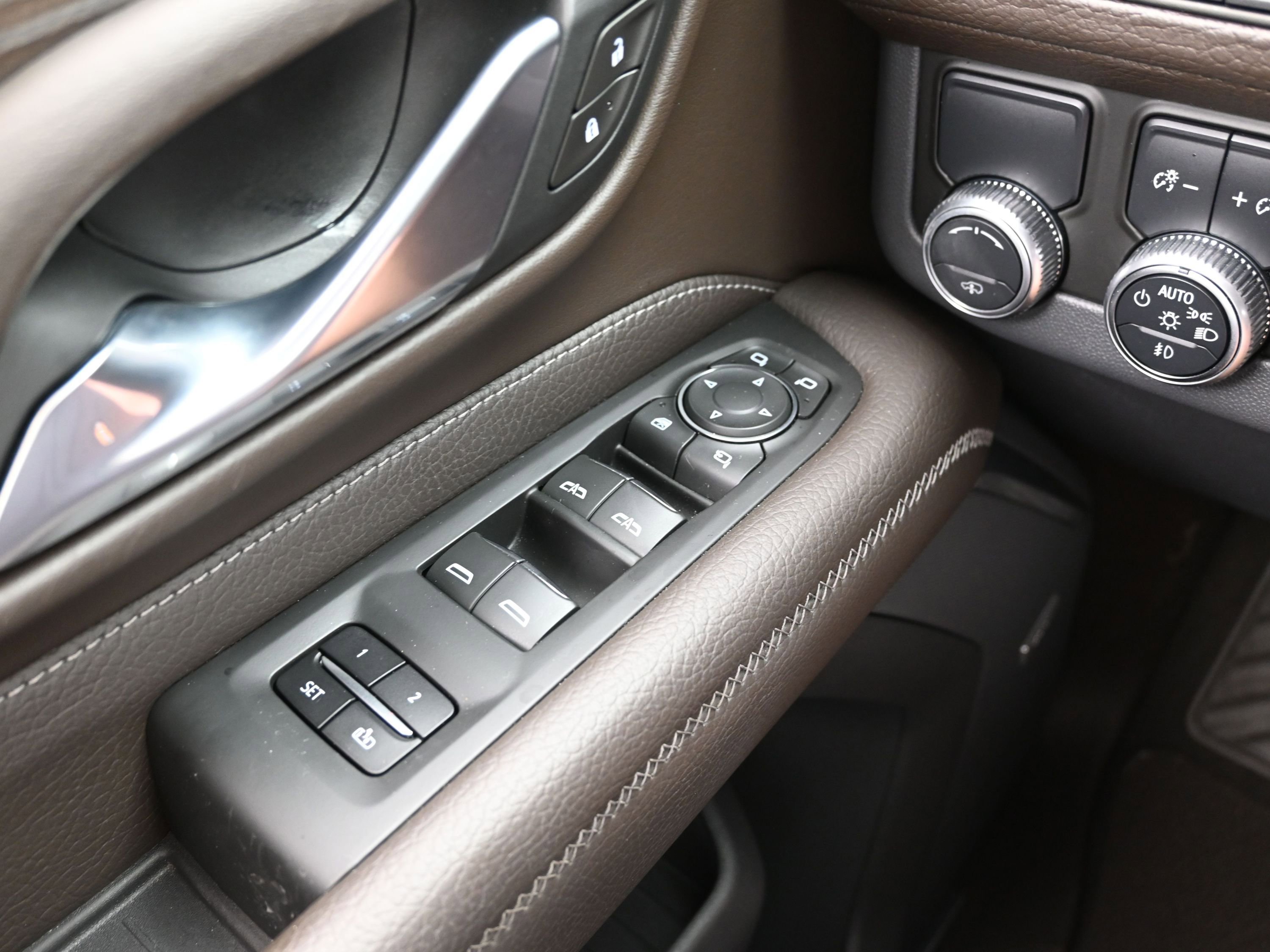 Used 2021 GMC Yukon Denali w/ Denali Ultimate Package image 25