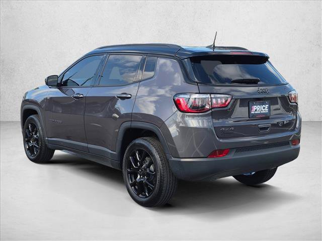 Used 2024 Jeep Compass Latitude w/ Convenience Group AWD/4WD image 8