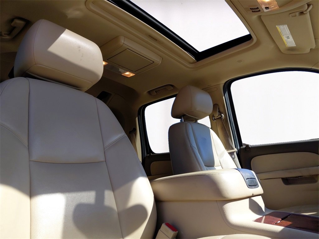 Used 2012 Chevrolet Avalanche LTZ image 15