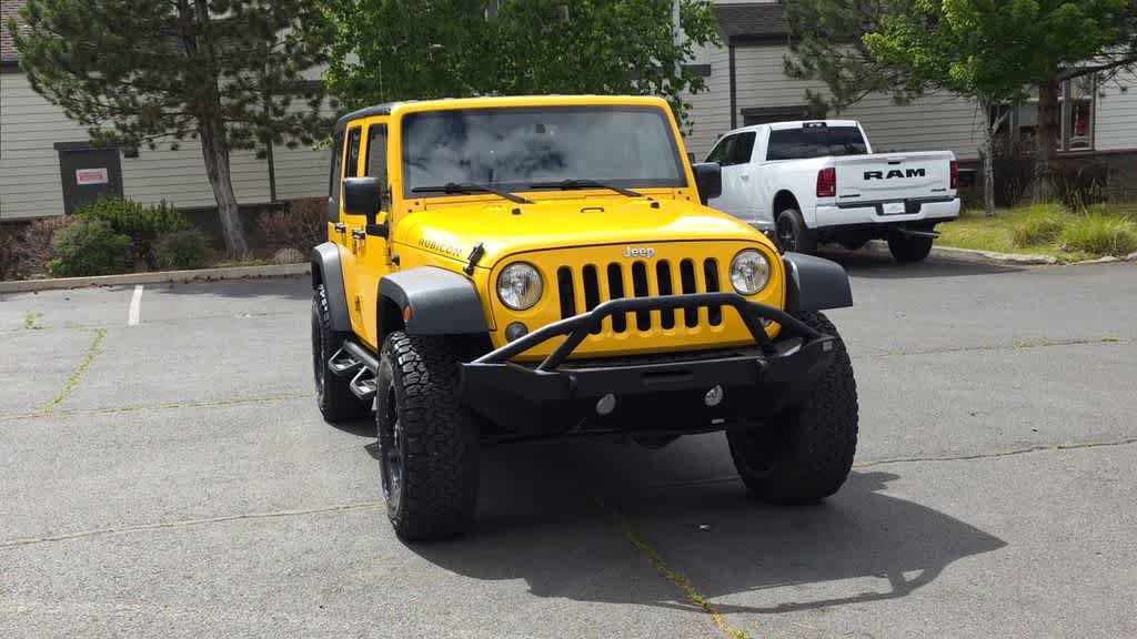 Used 2015 Jeep Wrangler Unlimited Rubicon w/ Connectivity Group AWD/4WD image 3