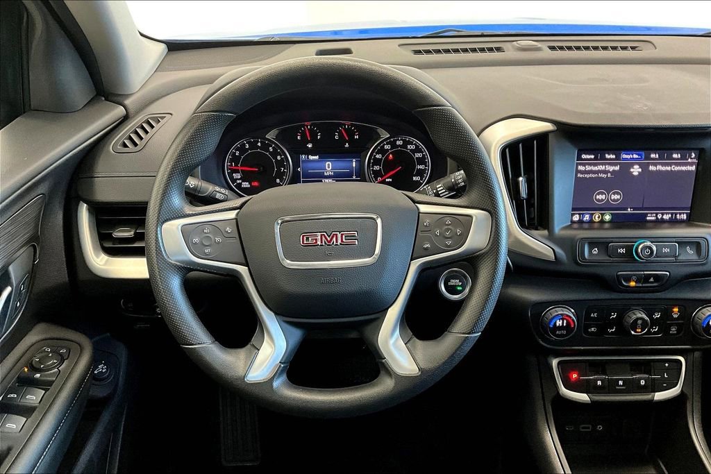 Used 2024 GMC Terrain SLE w/ Driver Convenience Package image 5