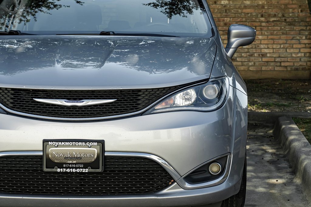 Used 2019 Chrysler Pacifica Touring-L image 56
