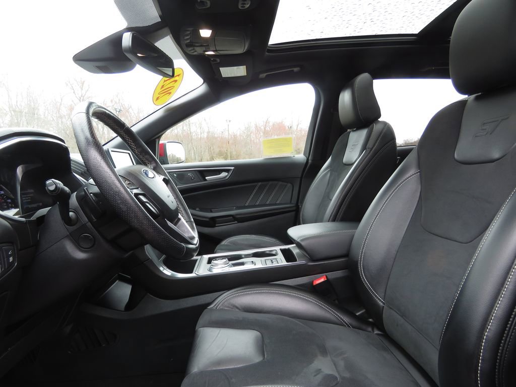 Used 2021 Ford Edge ST w/ Equipment Group 401A image 10