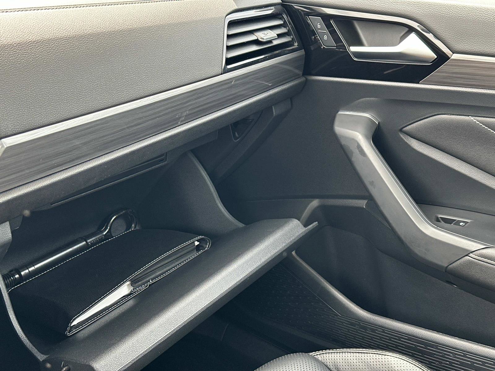 Used 2022 Volkswagen Jetta SEL image 33