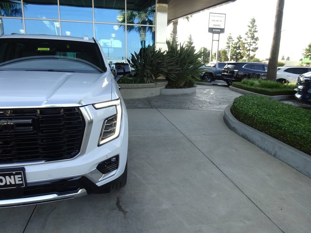 New 2026 GMC Yukon XL Denali w/ Denali Reserve Package AWD/4WD image 32