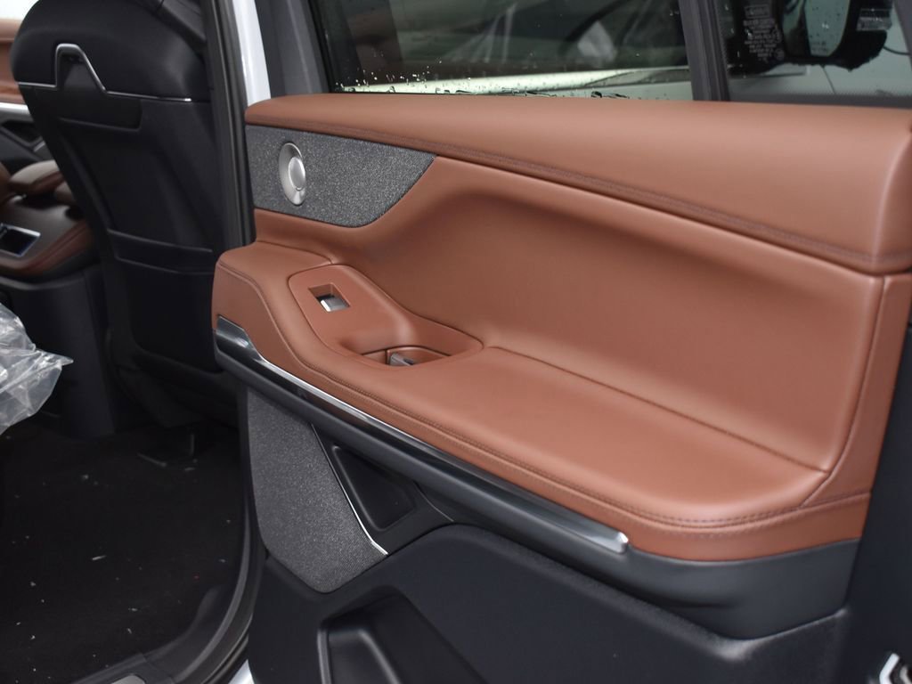 New 2026 Lincoln Navigator L Reserve AWD/4WD image 15