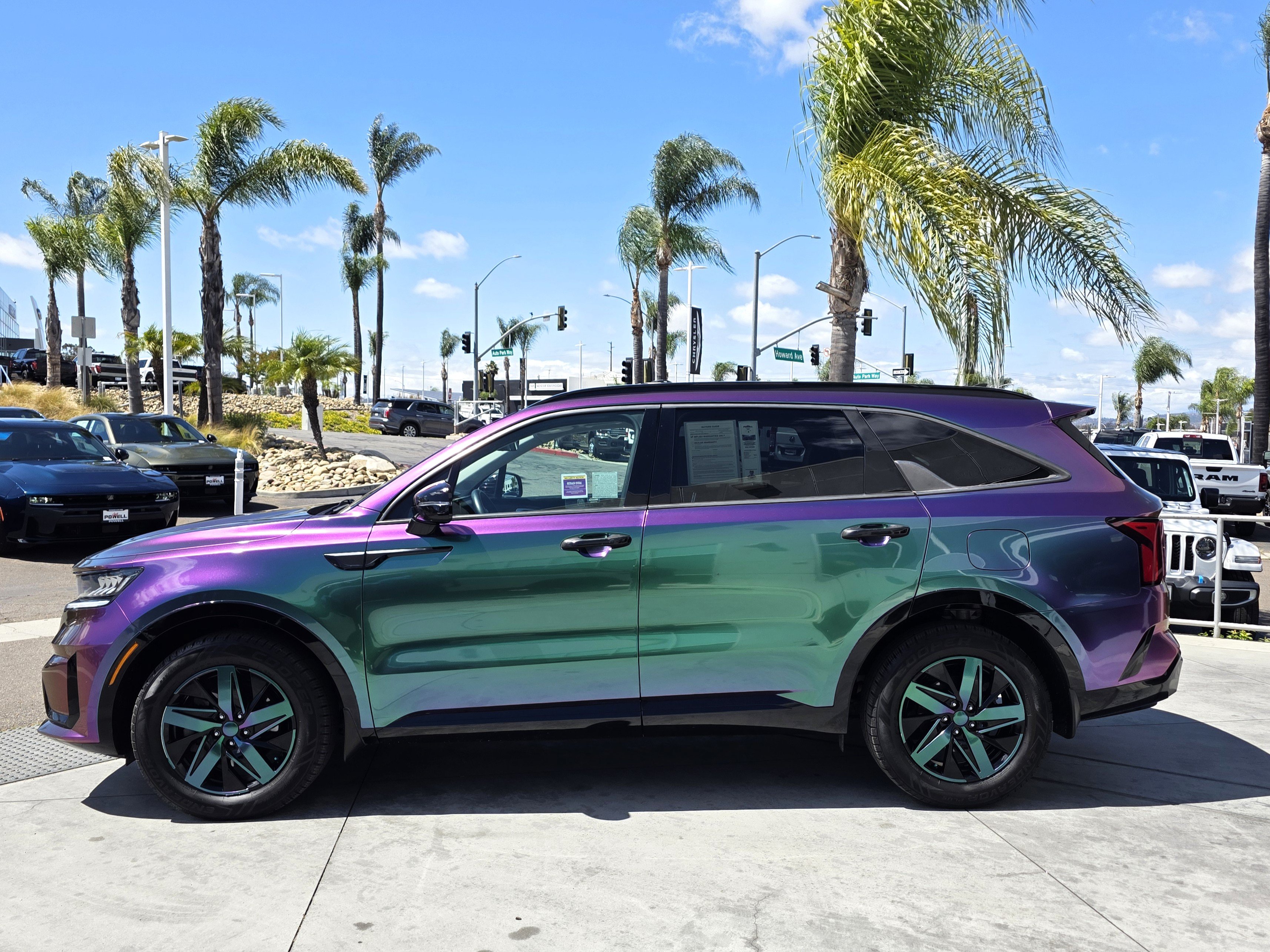 Used 2022 Kia Sorento EX w/ Panoramic Sunroof Package FWD image 2
