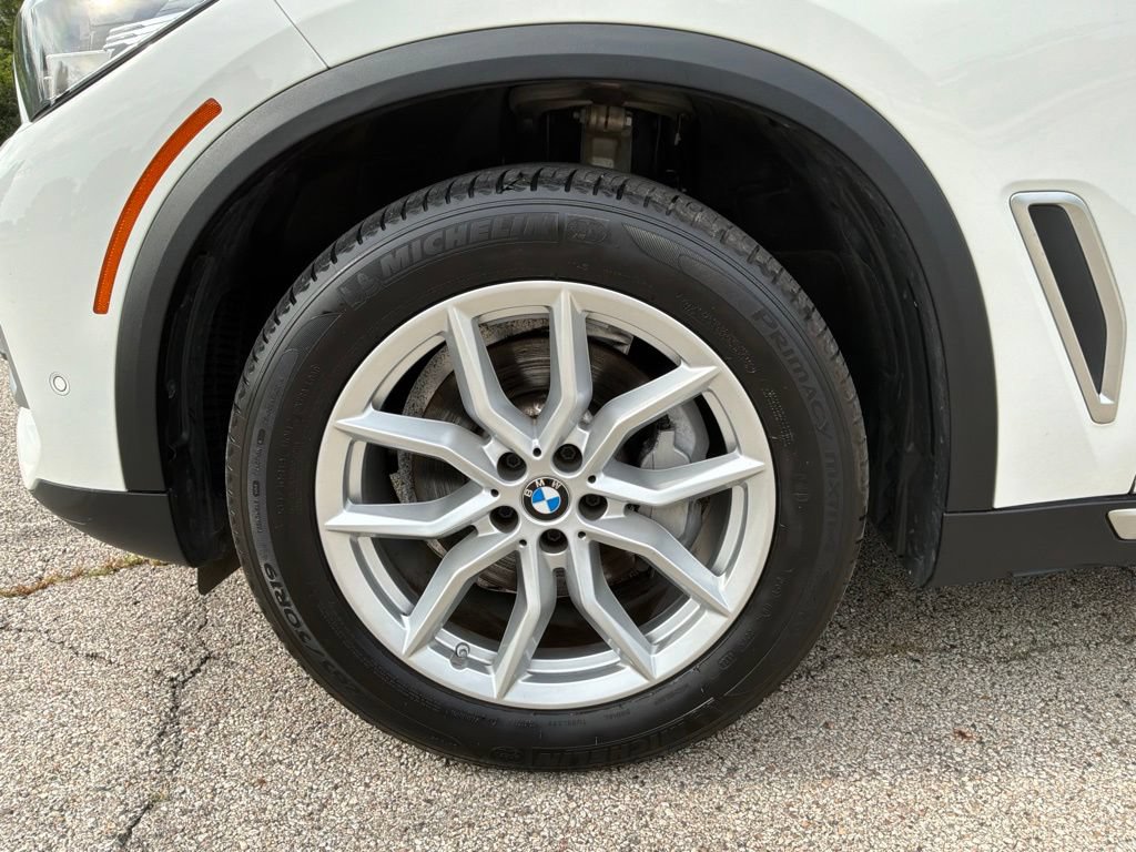 Used 2021 BMW X5 xDrive40i w/ Parking Assistance Package AWD/4WD image 15