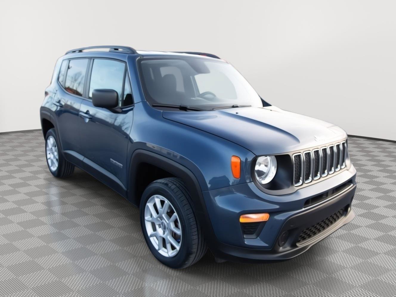 Used 2020 Jeep Renegade Sport w/ Sport Appearance Group image 3