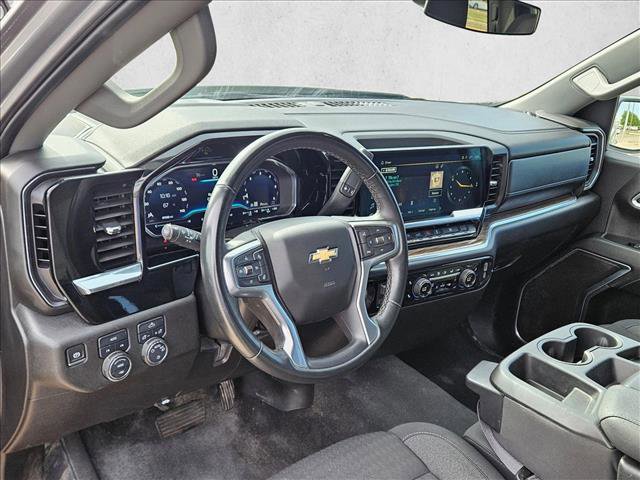 Used 2025 Chevrolet Silverado 1500 LT AWD/4WD image 9