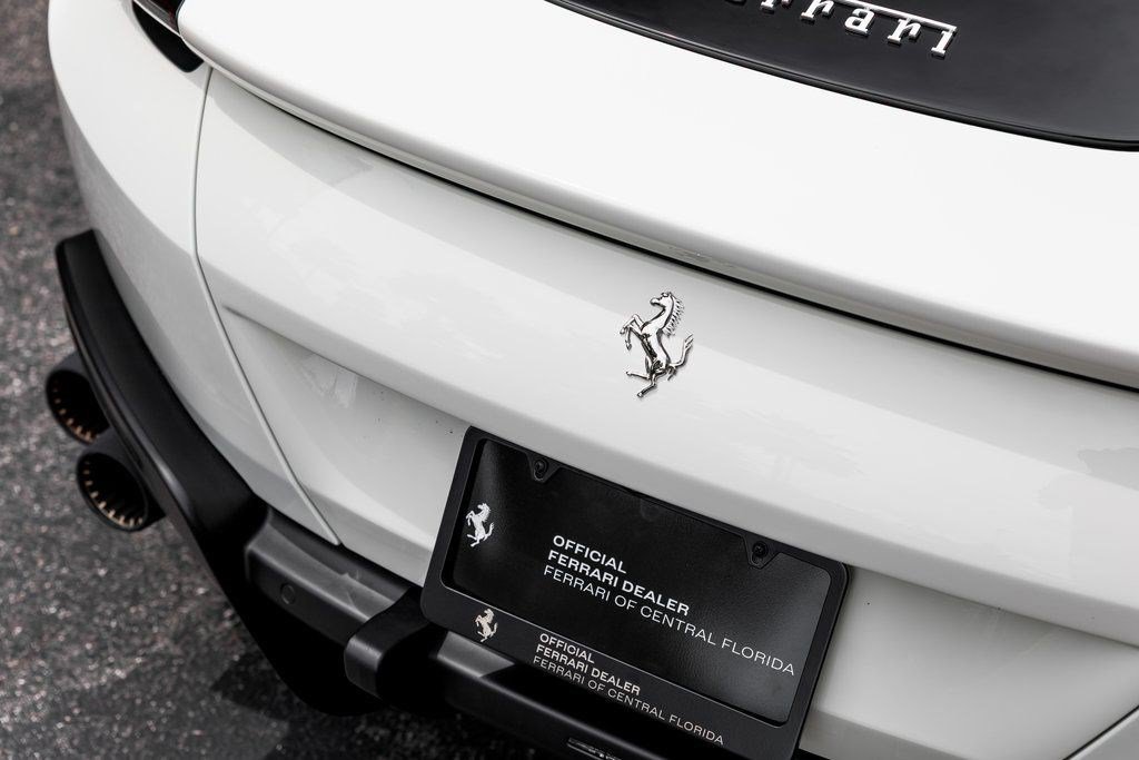 Used 2025 Ferrari Roma Spider image 14