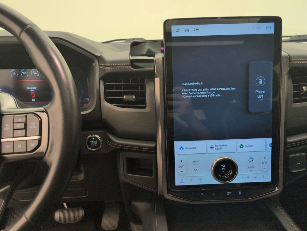 Used 2023 Ford Expedition Platinum image 17