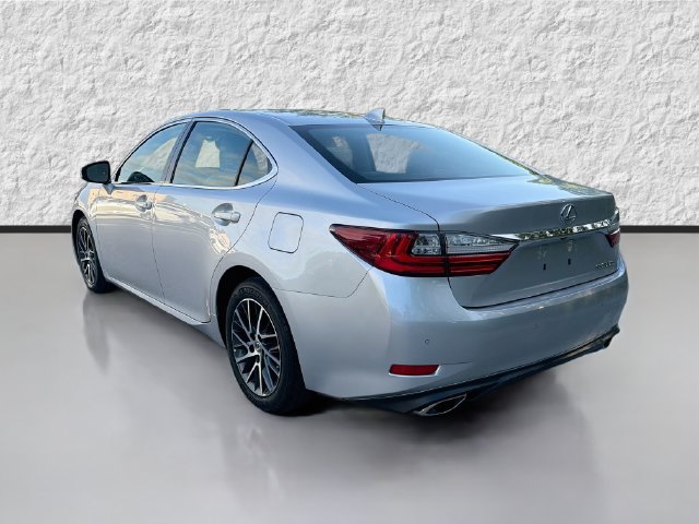 Used 2016 Lexus ES 350 w/ Luxury Package w/Wood Trim FWD image 5