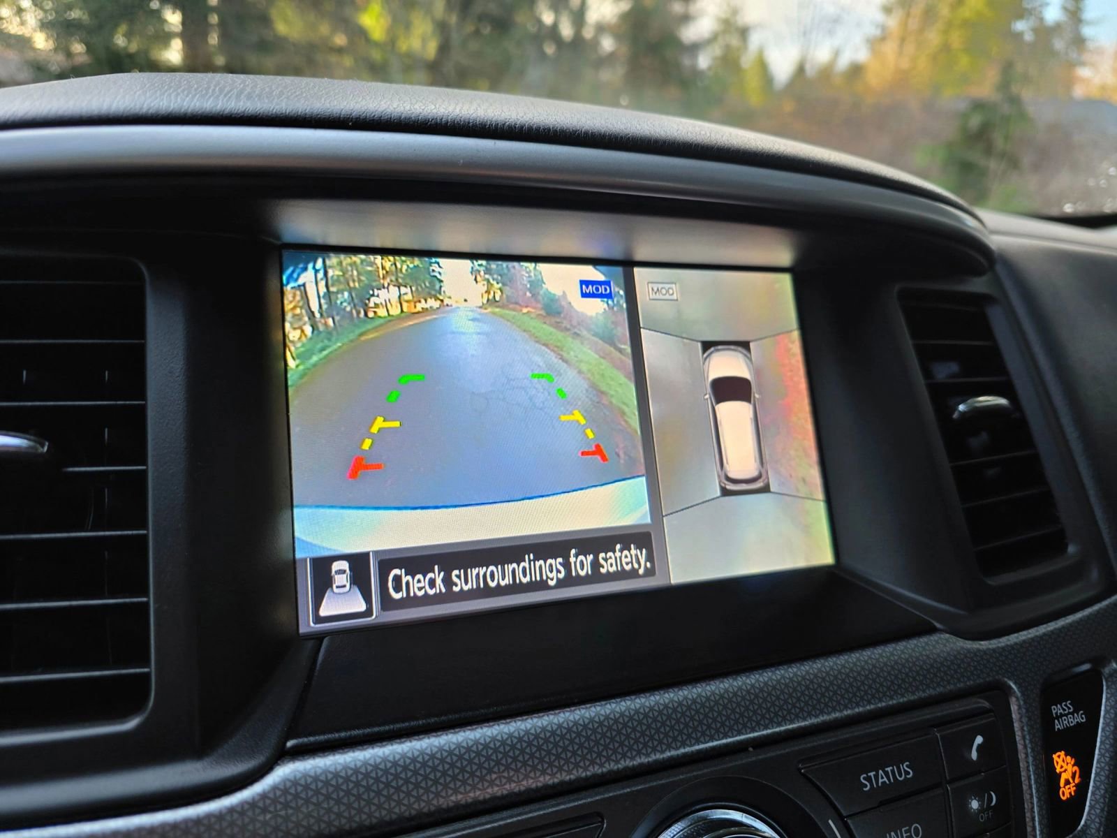 Used 2020 Nissan Pathfinder SL image 31