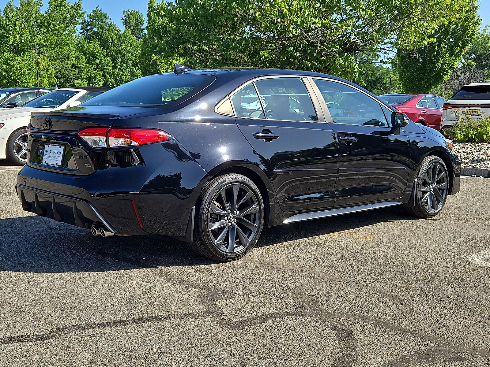 Used 2023 Toyota Corolla SE w/ SE Premium Package FWD image 6