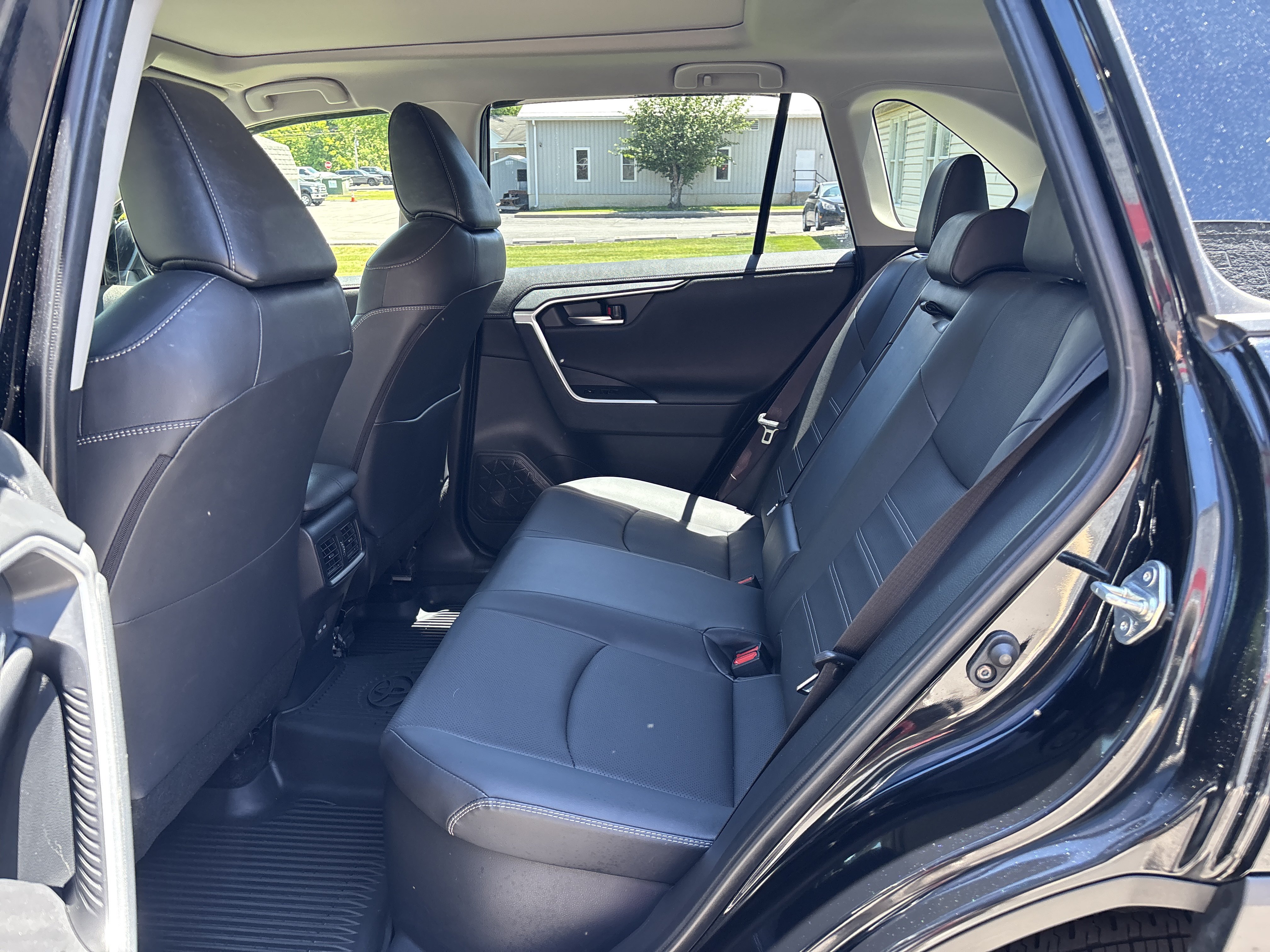 Certified 2025 Toyota RAV4 Limited w/ Advanced Technology Package AWD/4WD image 14