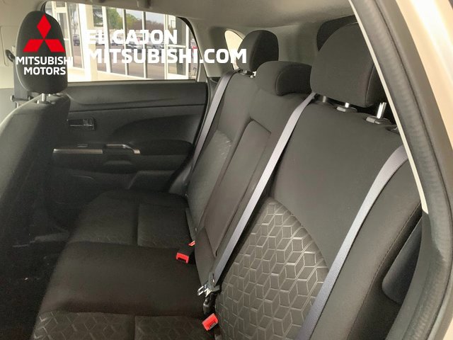 Used 2021 Mitsubishi Outlander Sport SE image 13