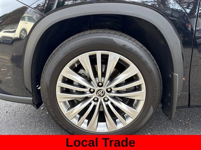Used 2024 Toyota Highlander Platinum image 13