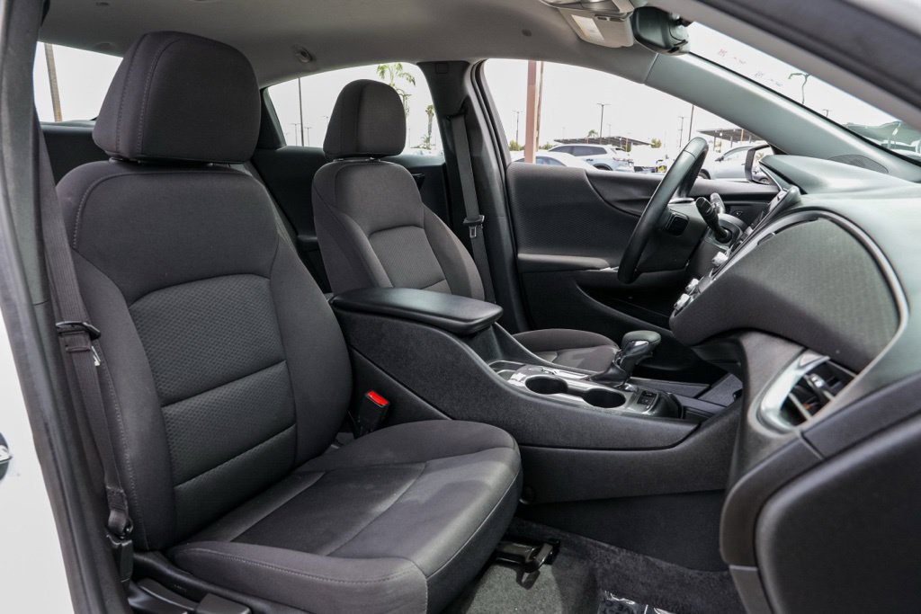 Used 2025 Chevrolet Malibu RS FWD image 20