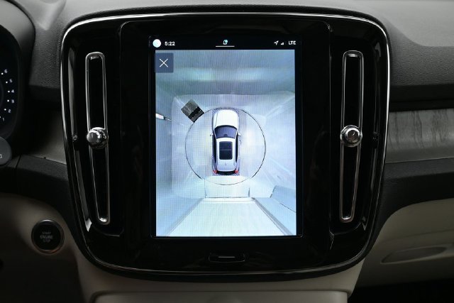 Used 2023 Volvo XC40 B5 Plus w/ Protection Package Premier AWD/4WD image 21