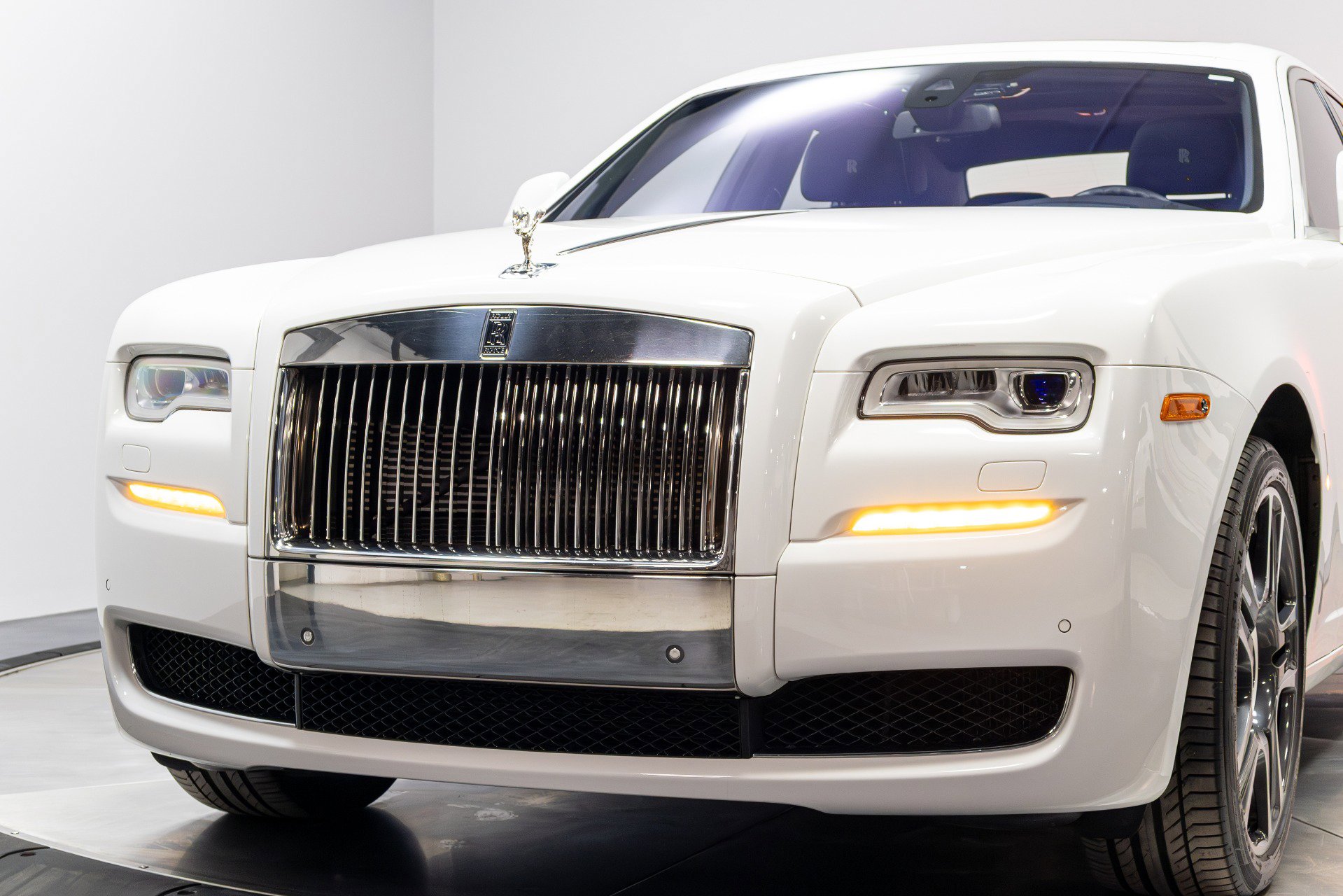 Used 2016 Rolls-Royce Ghost image 96