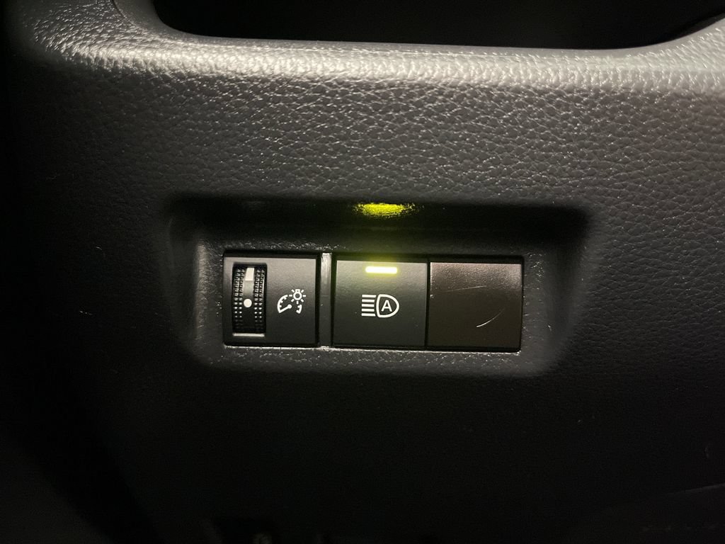 Certified 2024 Toyota RAV4 LE AWD/4WD image 28