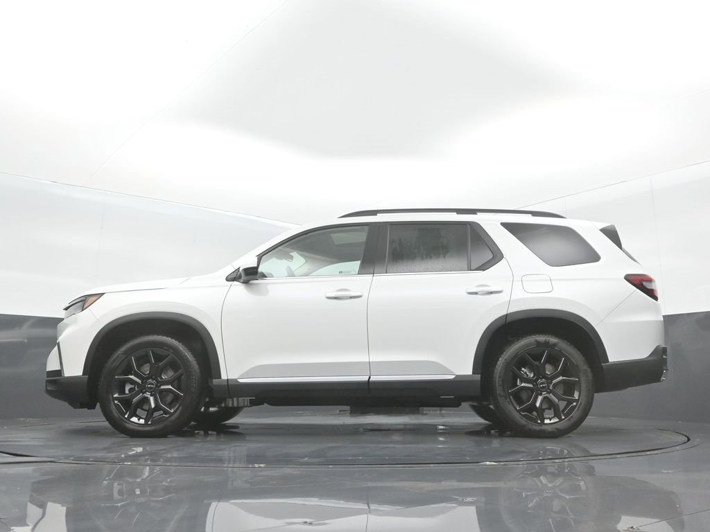 New 2025 Honda Pilot Touring image 14