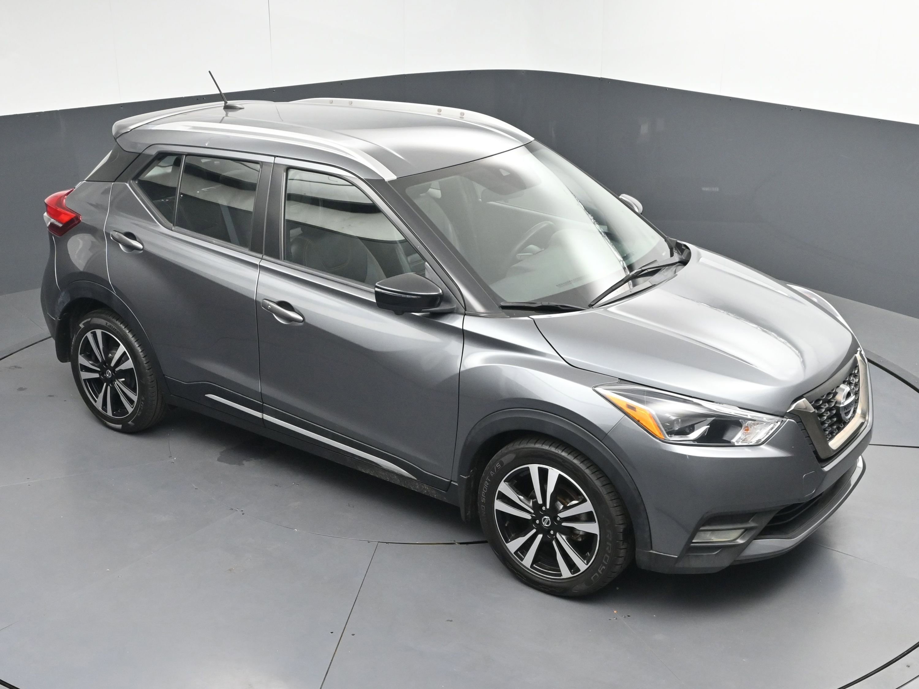 Used 2020 Nissan Kicks SR w/ SR Premium Package image 32