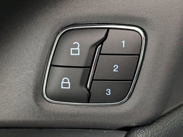 Used 2024 Ford Expedition Max XLT image 11