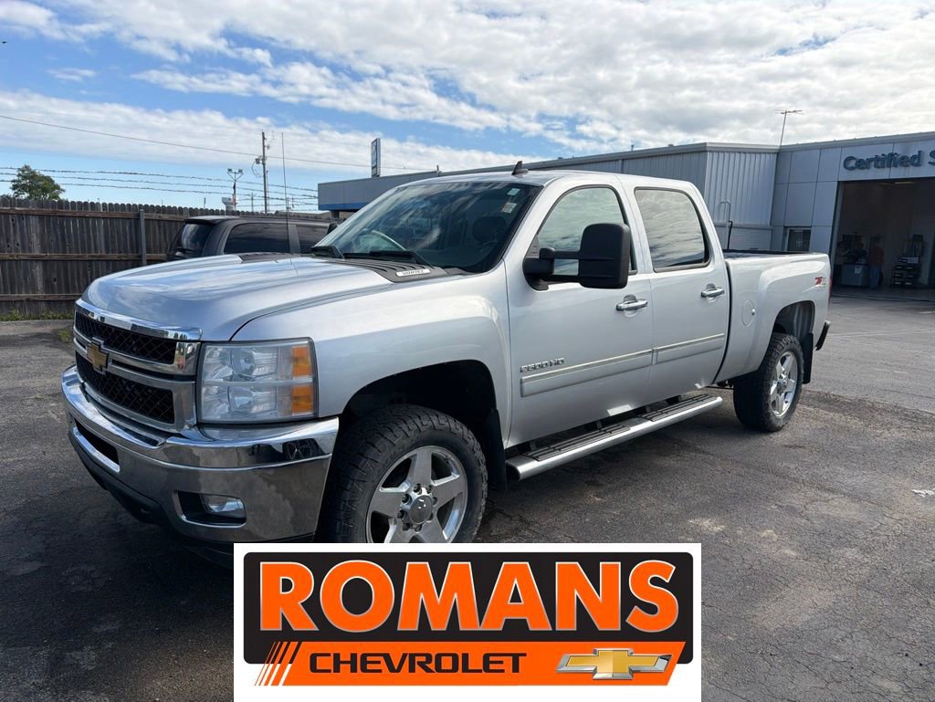 Used 2014 Chevrolet Silverado 2500 LT w/ Custom Sport Truck Package AWD/4WD image 1