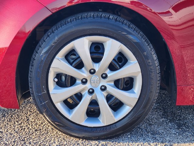 Used 2025 Toyota Corolla LE FWD image 10