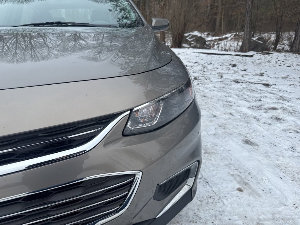 Used 2018 Chevrolet Malibu LT image 3