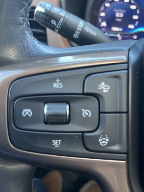 Used 2023 Chevrolet Suburban High Country w/ Advanced Technology Package AWD/4WD image 25
