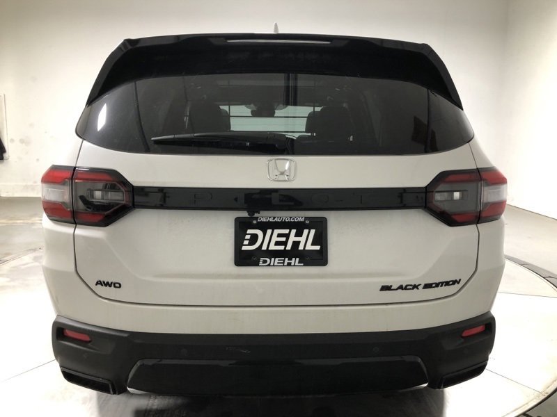 New 2026 Honda Pilot Black Edition image 6
