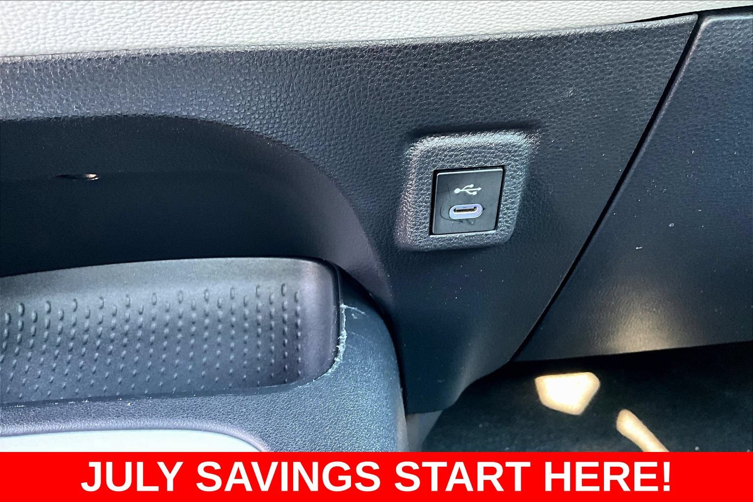 Used 2025 Toyota Corolla SE FWD image 21