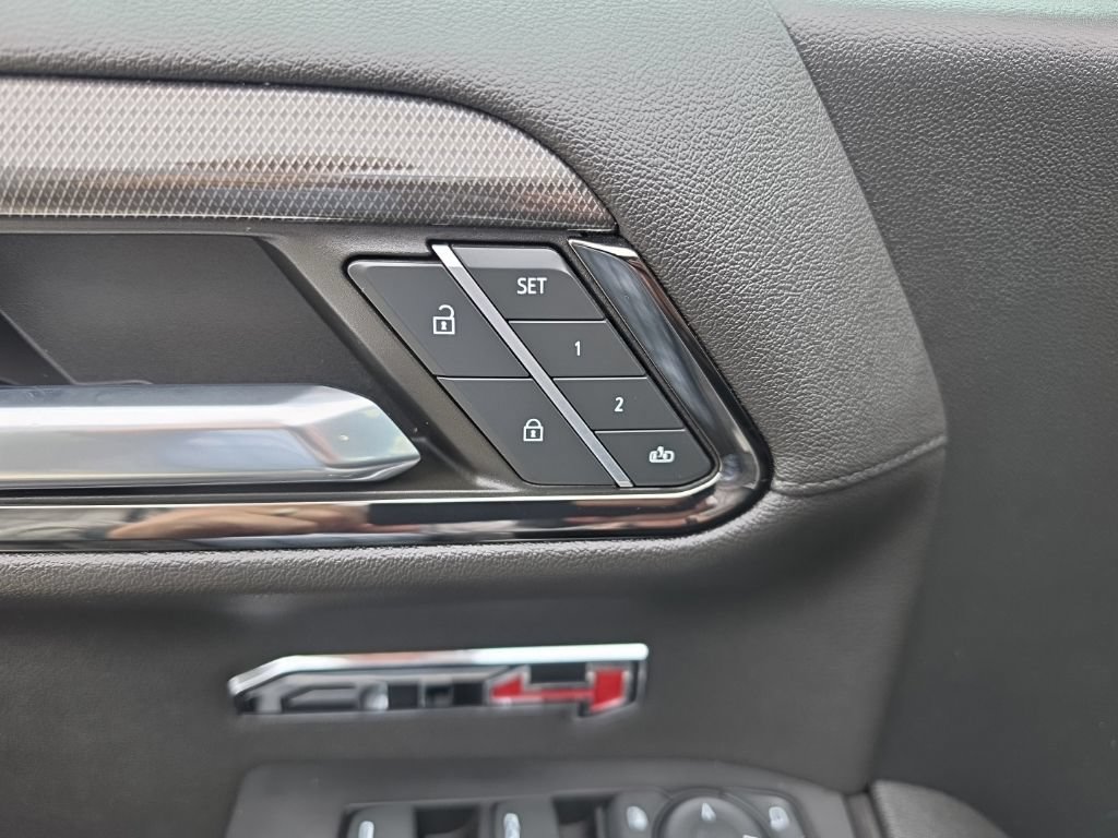 Used 2023 GMC Sierra 1500 AT4 w/ Technology Package AWD/4WD image 25