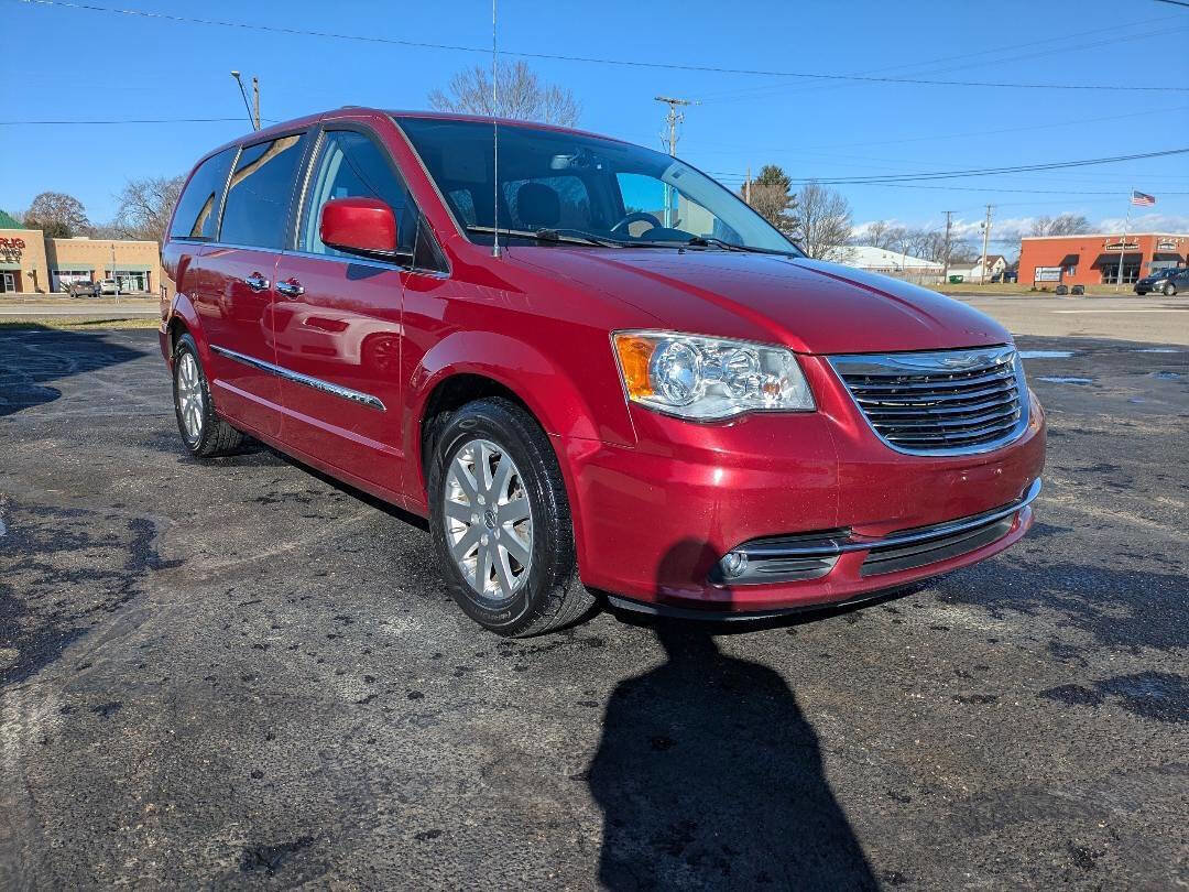 Used 2015 Chrysler Town & Country Touring w/ Driver Convenience Group image 5