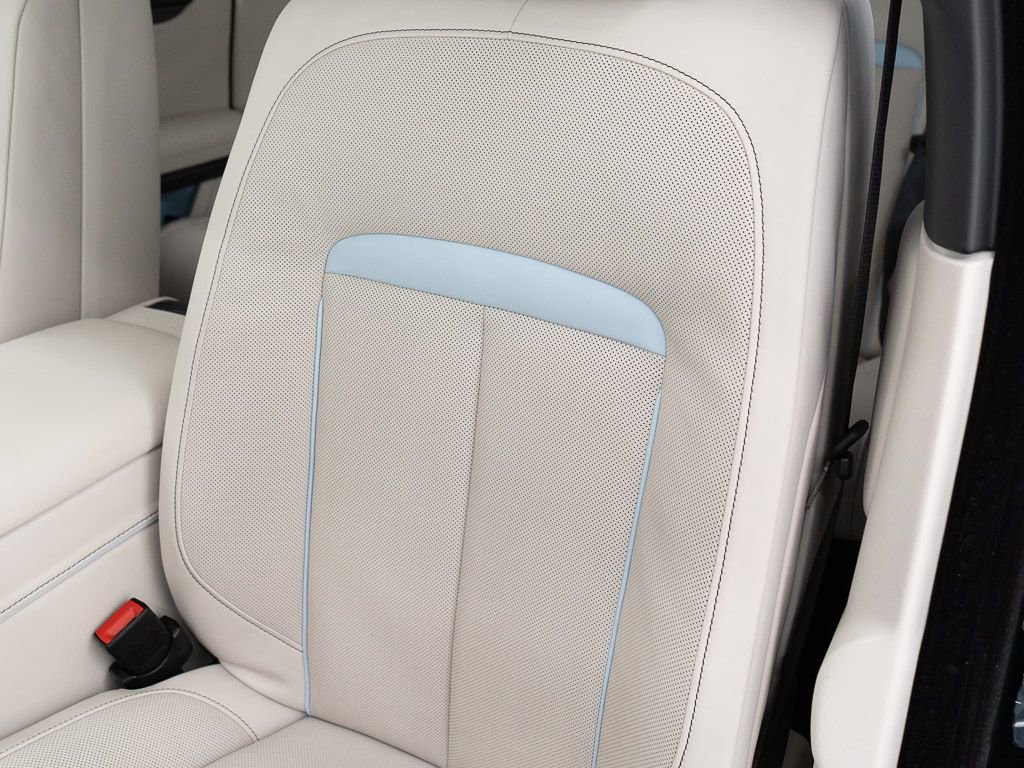 Certified 2025 Rolls-Royce Ghost image 18