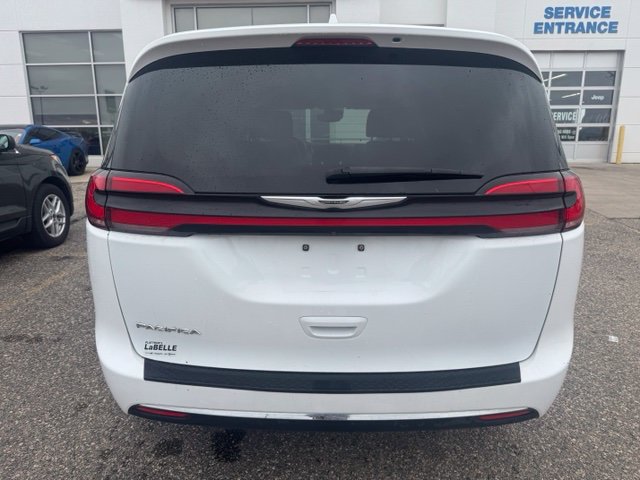 Used 2022 Chrysler Pacifica Touring-L FWD image 6