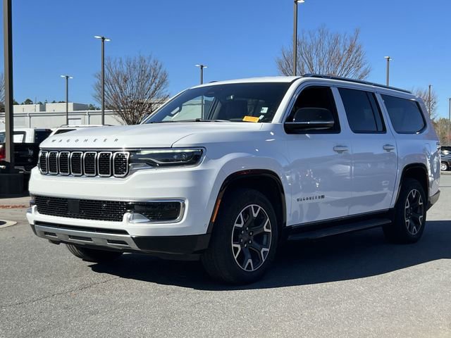 Used 2024 Jeep Wagoneer L Series III w/ Flexible Seating Group AWD/4WD image 10