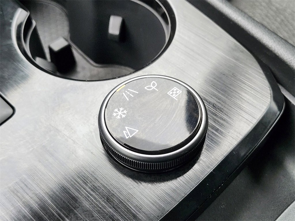 Used 2025 Nissan Rogue SV image 23