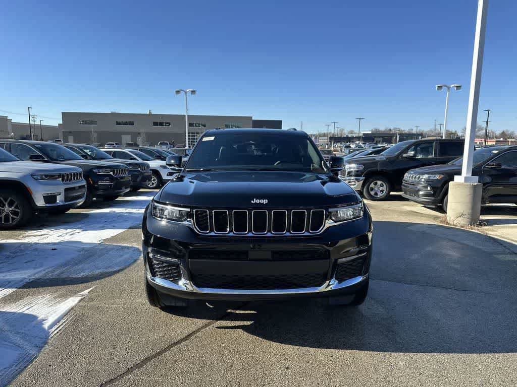 Used 2025 Jeep Grand Cherokee L Limited w/ Trailer Tow Package AWD/4WD image 8
