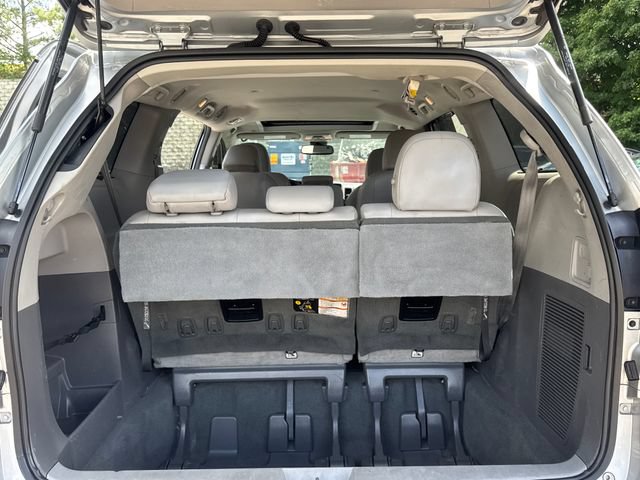 Used 2019 Toyota Sienna XLE FWD image 13