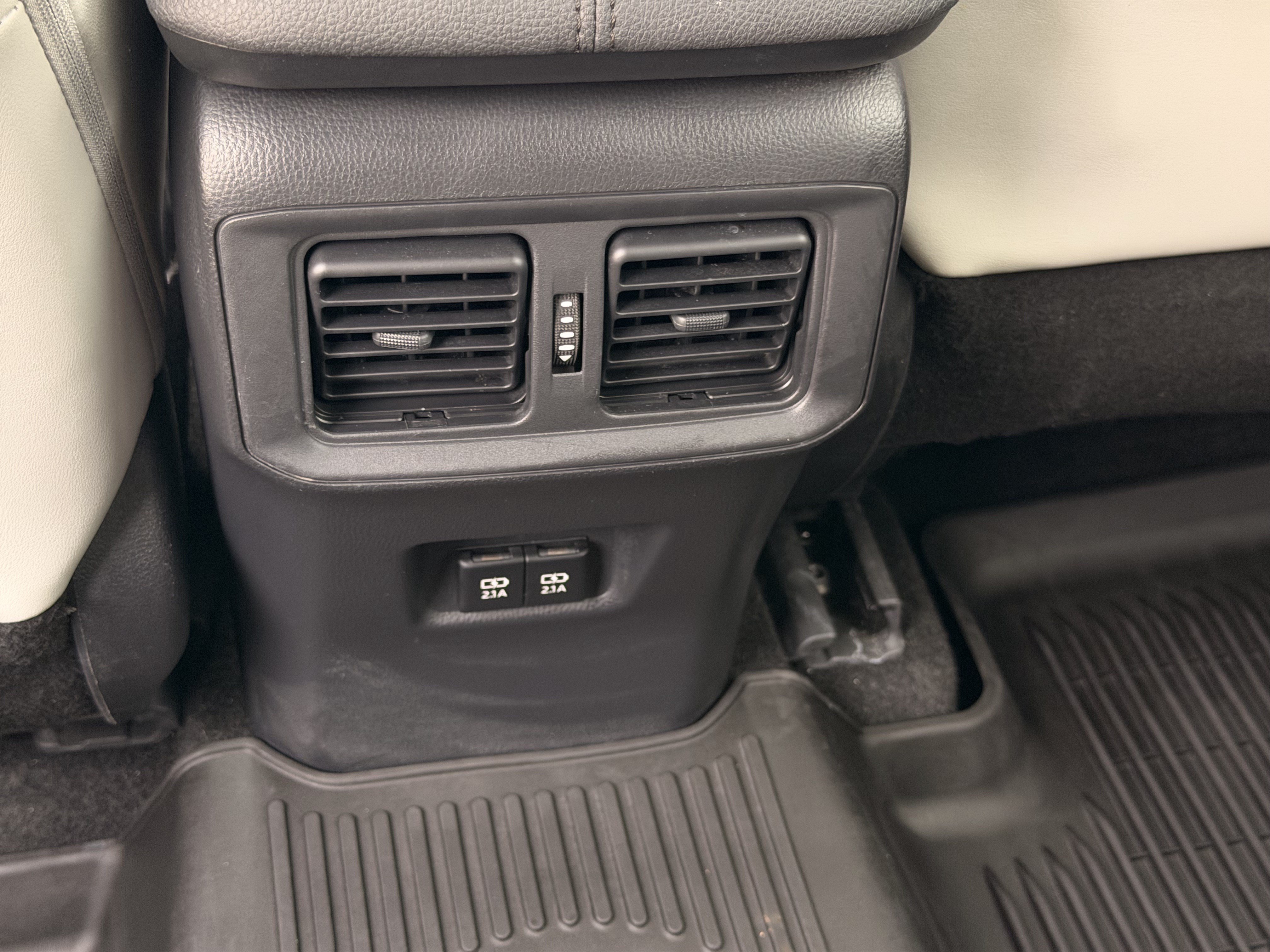 Used 2021 Toyota RAV4 Limited w/ Limited Grade Weather Package AWD/4WD image 25
