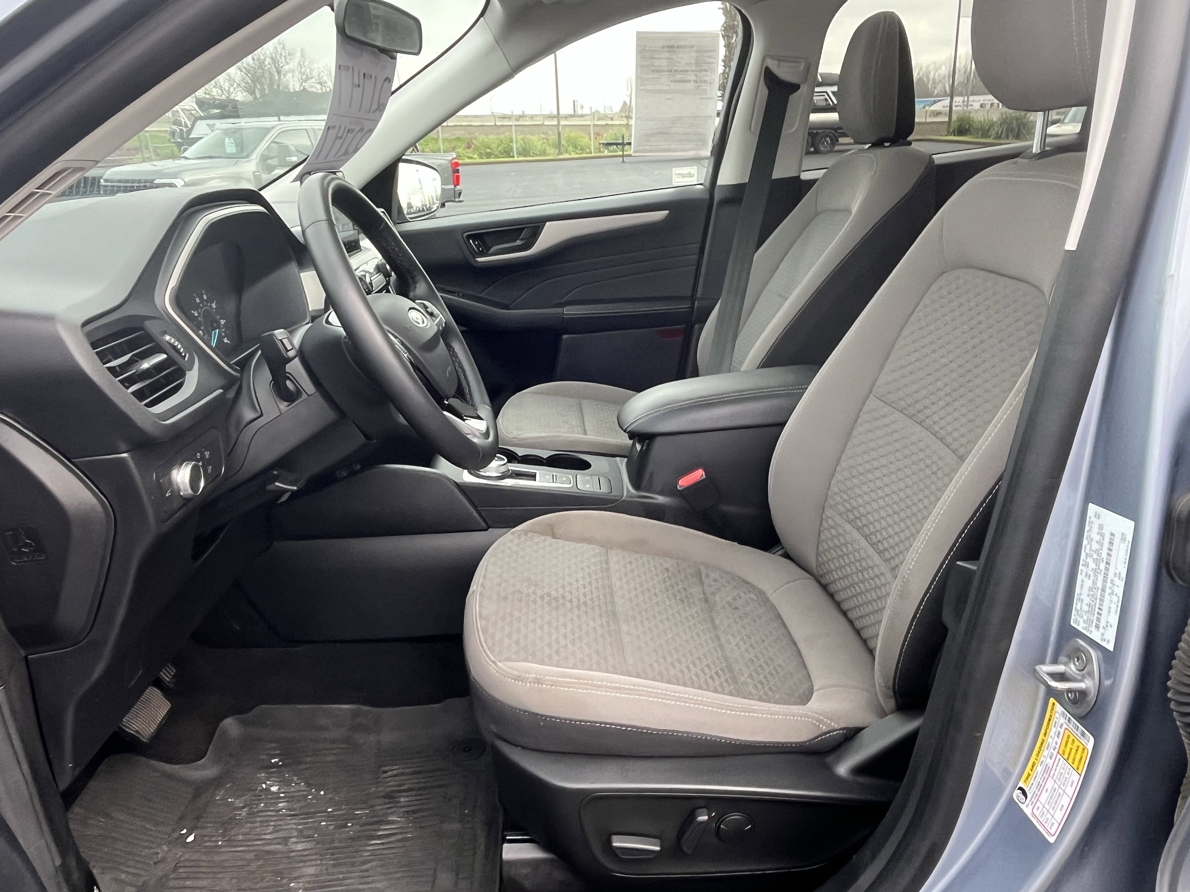 Certified 2022 Ford Escape SE w/ SE Sport Appearance Package image 7