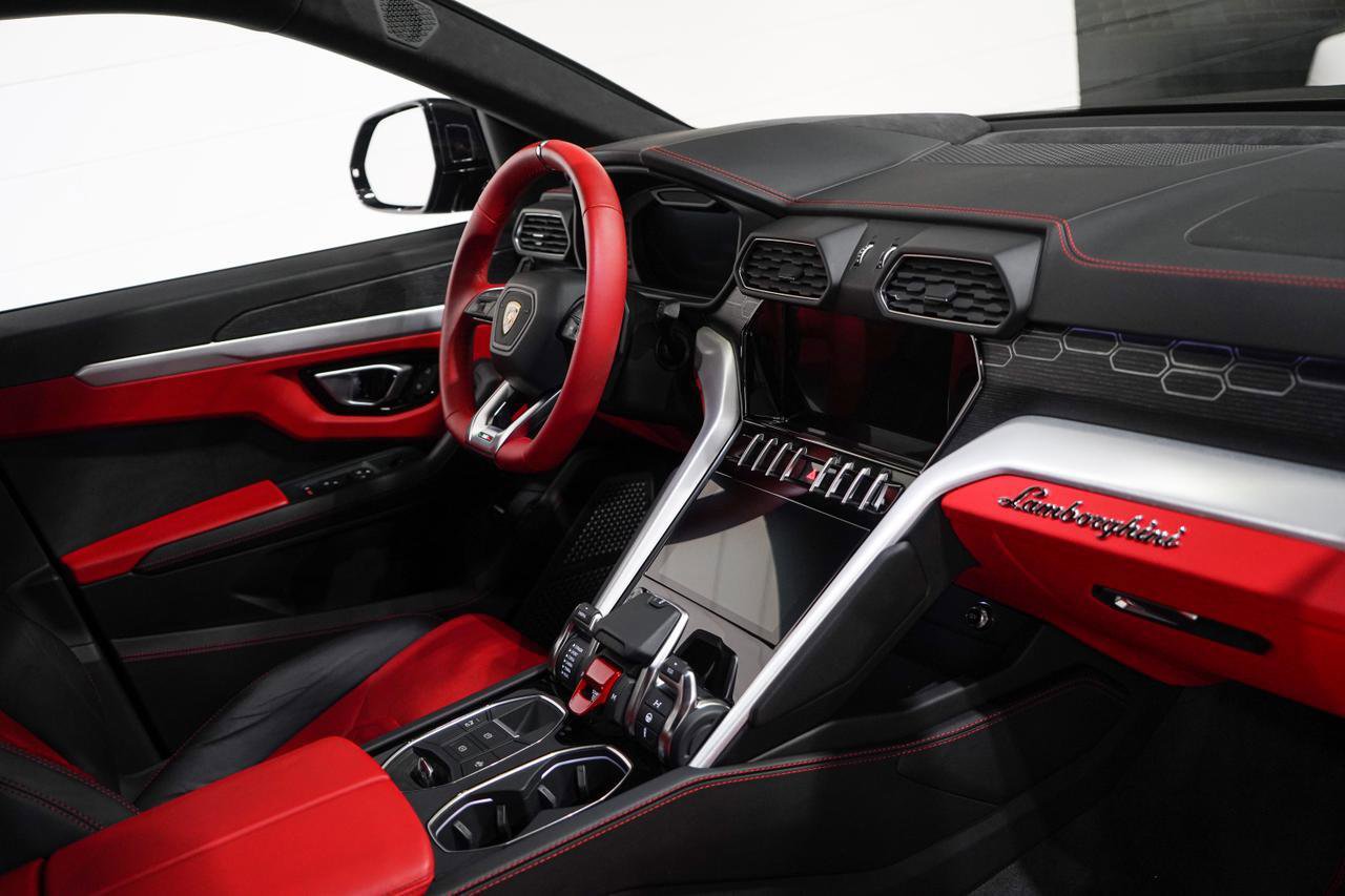 Used 2020 Lamborghini Urus AWD/4WD image 15
