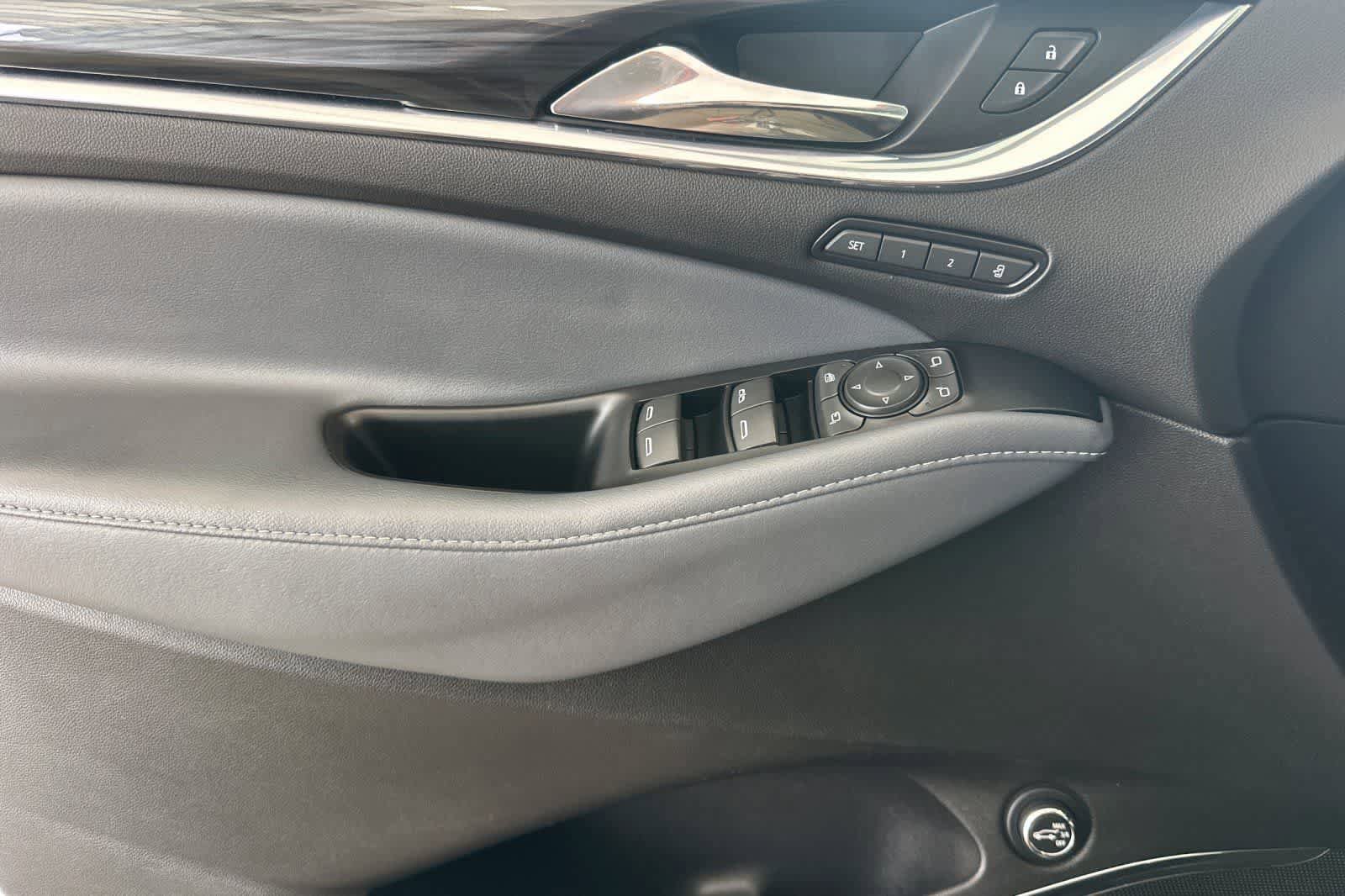 Used 2024 Buick Enclave Premium AWD/4WD image 12