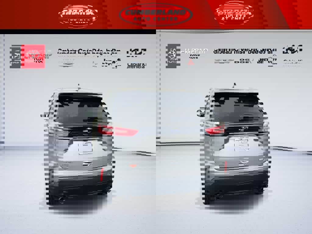 Used 2020 Ford Edge SE image 7