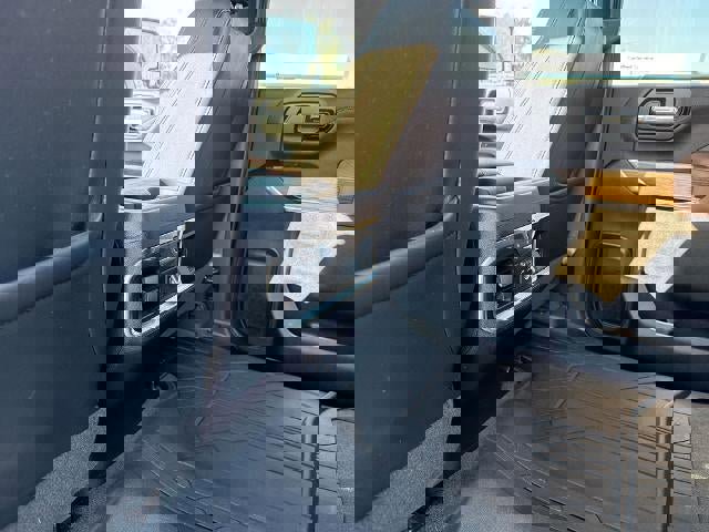 Used 2021 Chevrolet Silverado 2500 High Country w/ Z71 Off-Road Package image 22