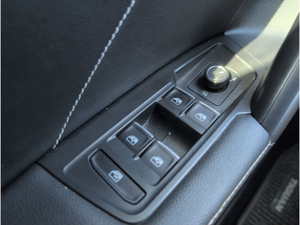 Used 2023 Volkswagen Tiguan SE R-Line image 12